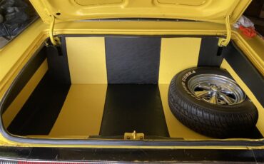 Dodge-Polara-1968-Yellow-Yellow-black-3