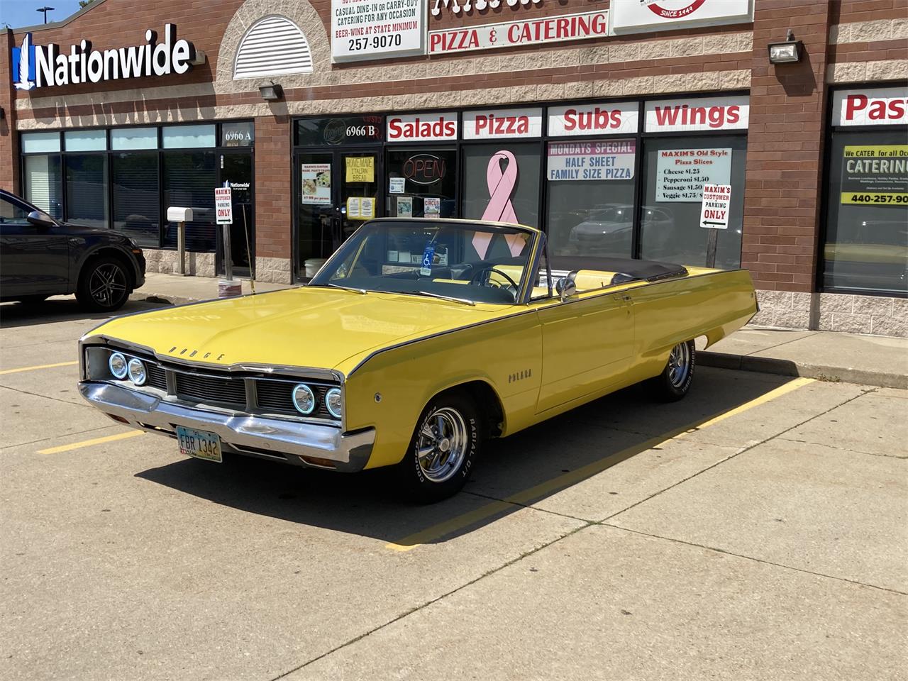 Dodge-Polara-1968-Yellow-Yellow-black-4