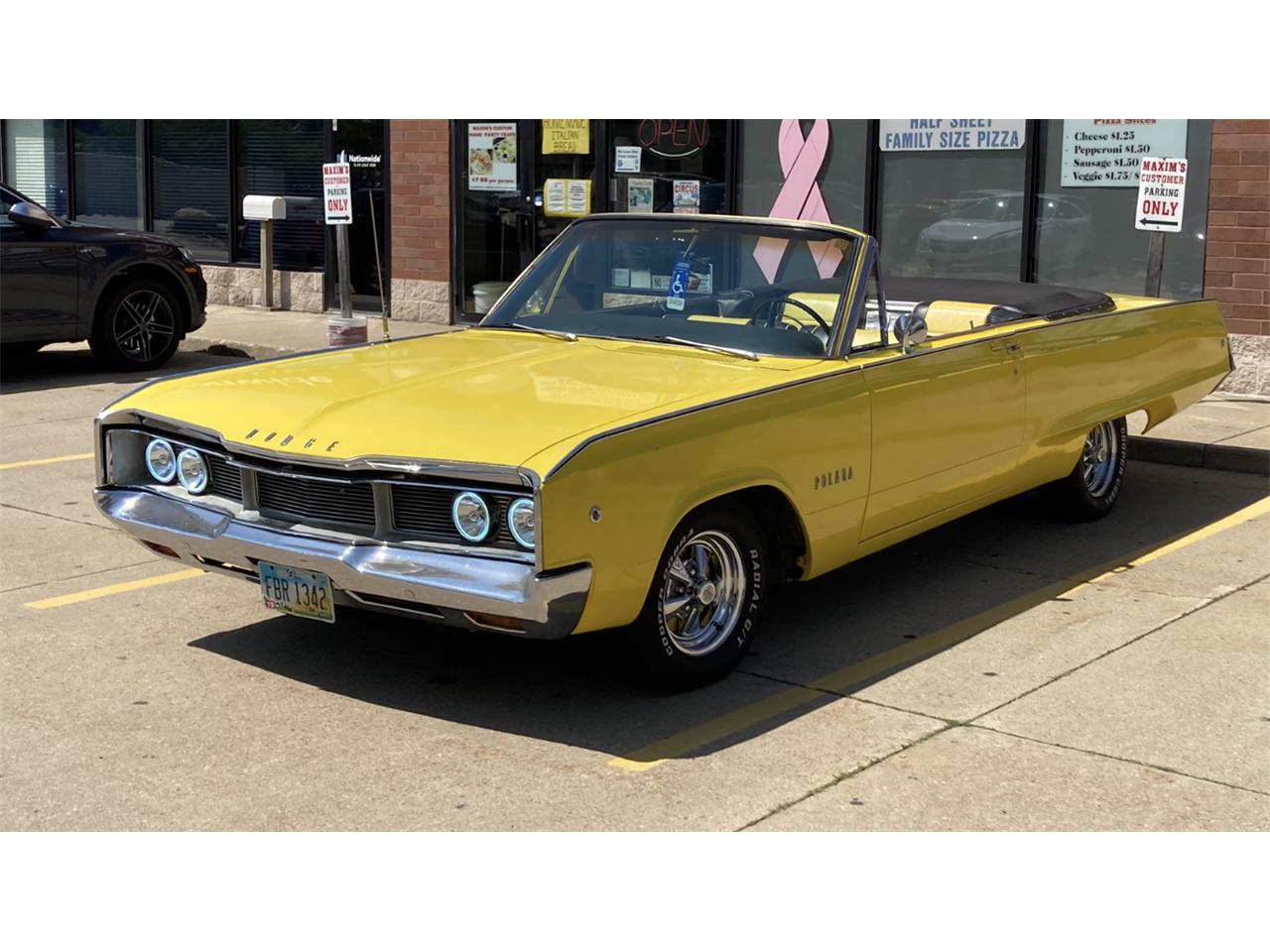 Dodge-Polara-1968-Yellow-Yellow-black-6