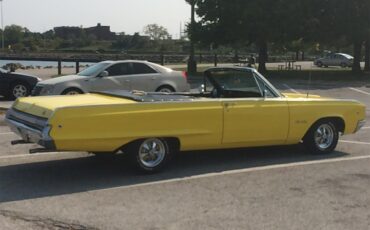 Dodge-Polara-1968-Yellow-Yellow-black-7
