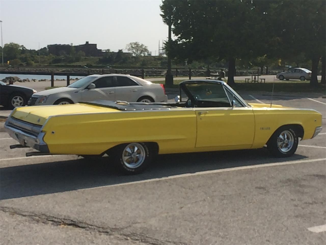 Dodge-Polara-1968-Yellow-Yellow-black-7