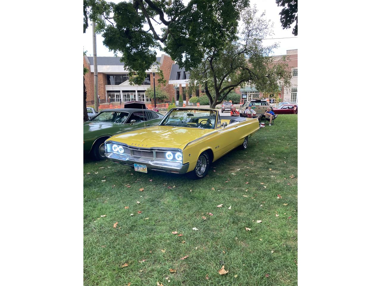 Dodge-Polara-1968-Yellow-Yellow-black