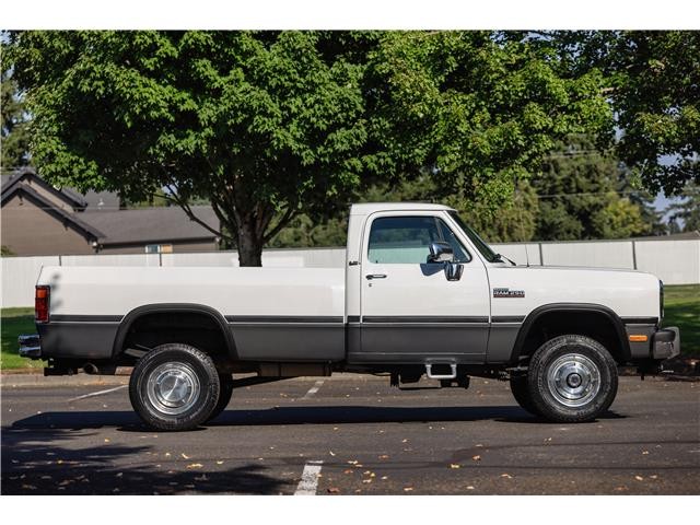 Dodge-Power-Ram-W250-1993-Standard-Cab-Pickup-10