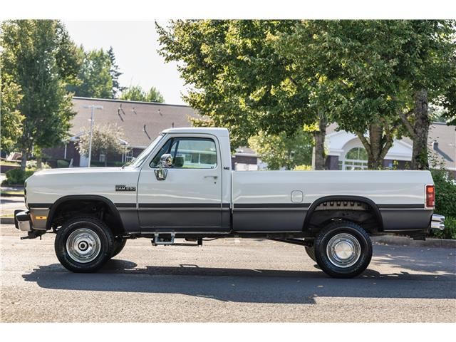 Dodge-Power-Ram-W250-1993-Standard-Cab-Pickup-5