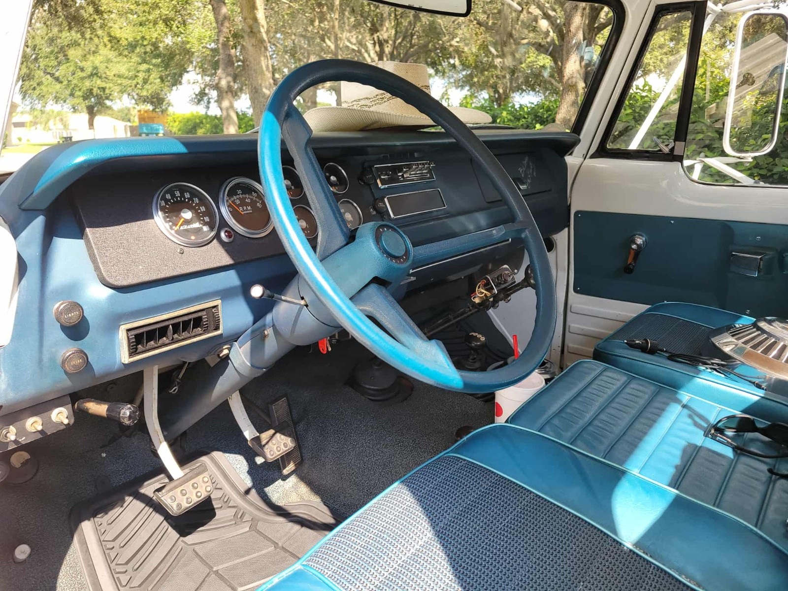 Dodge-Power-Wagon-1970-Standard-Cab-Pickup-21
