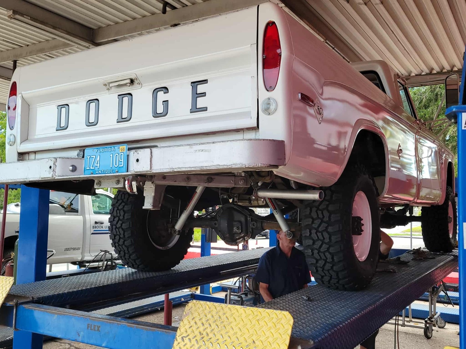 Dodge-Power-Wagon-1970-Standard-Cab-Pickup-34