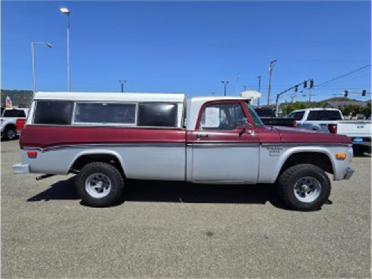Dodge-Power-wagon-1971-BURGUNDY-TAN-4