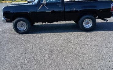 Dodge-Power-wagon-1978-Black-Black