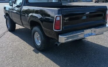 Dodge-Power-wagon-1978-Black-Black-4