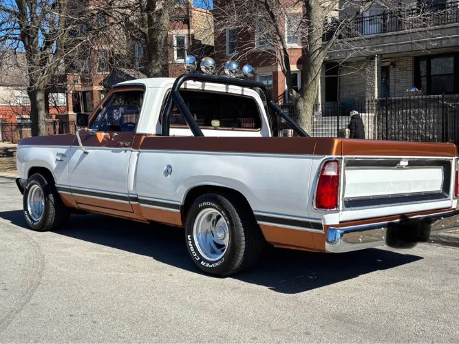 Dodge-Ram-1980-White-Gold-12