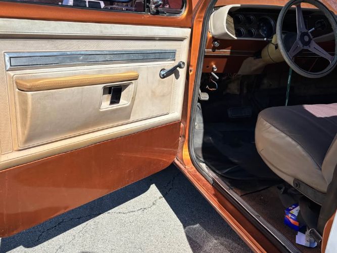Dodge-Ram-1980-White-Gold-7
