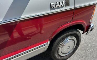 Dodge-Ram-2500-1988-34