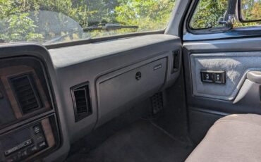 Dodge-Ram-2500-1992-23