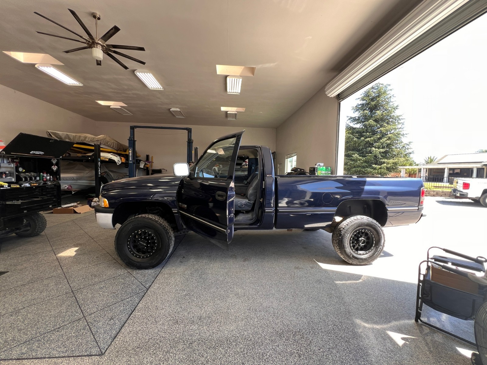 Dodge-Ram-2500-1994-Standard-Cab-Pickup-1
