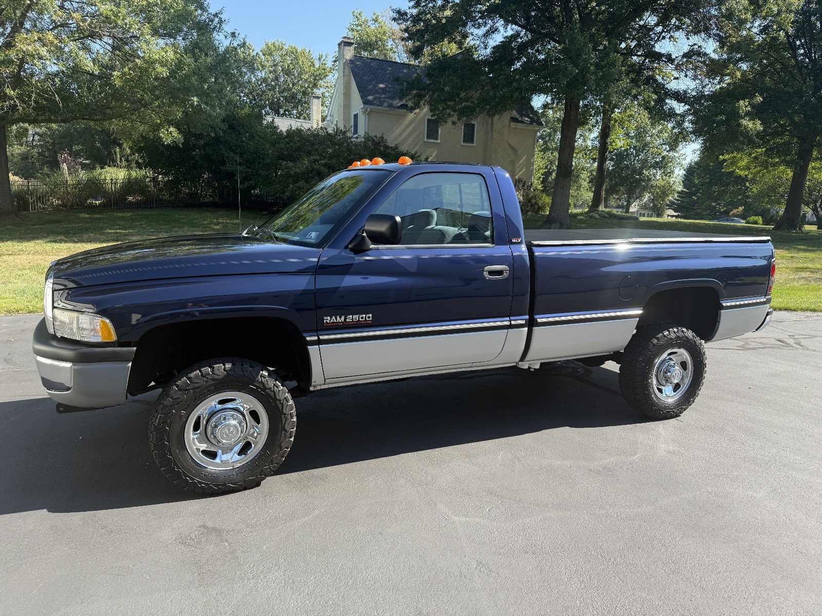 Dodge-Ram-2500-1995-Standard-Cab-Pickup-1