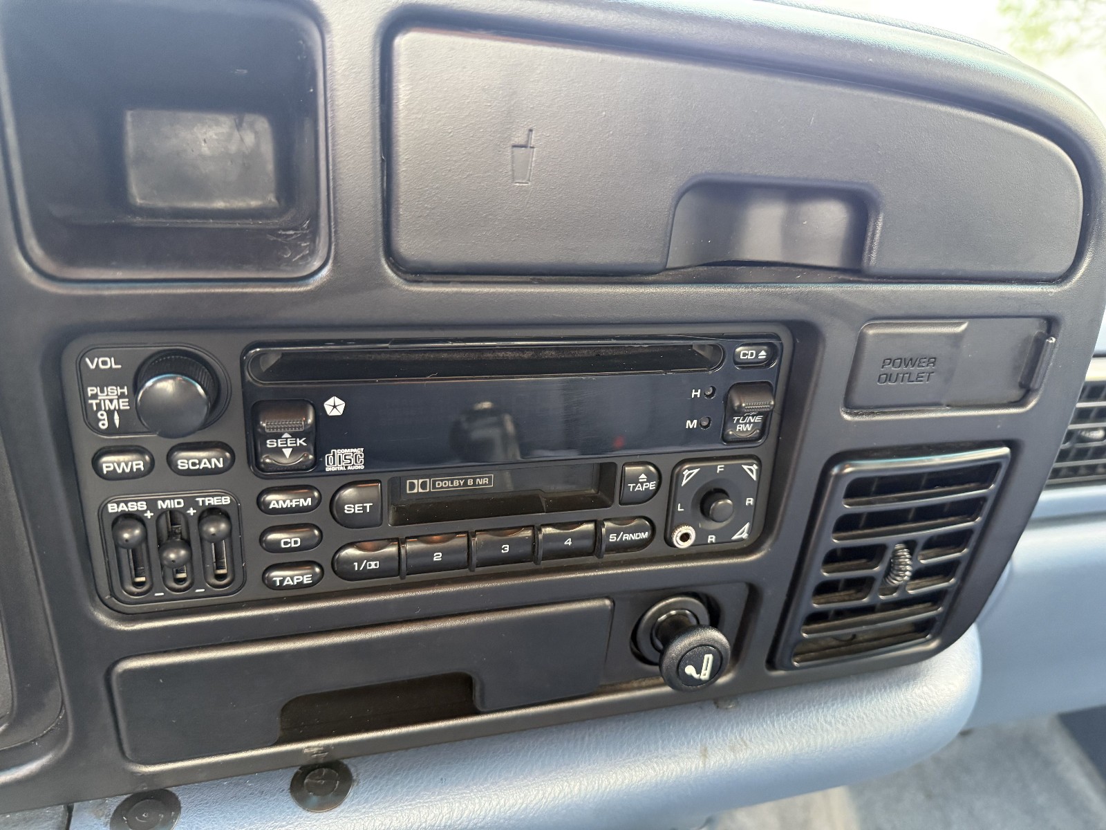 Dodge-Ram-2500-1995-Standard-Cab-Pickup-17
