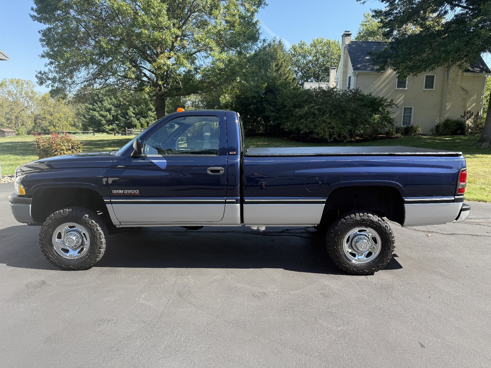 Dodge-Ram-2500-1995-Standard-Cab-Pickup-2