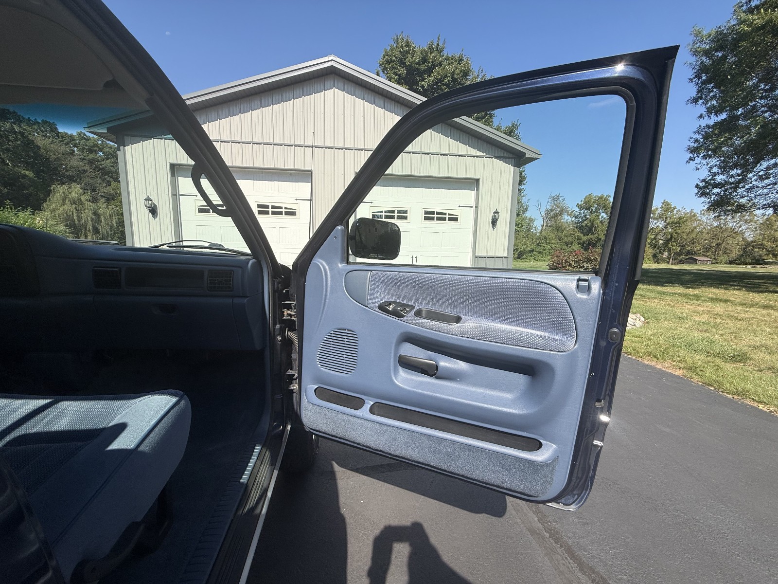Dodge-Ram-2500-1995-Standard-Cab-Pickup-21