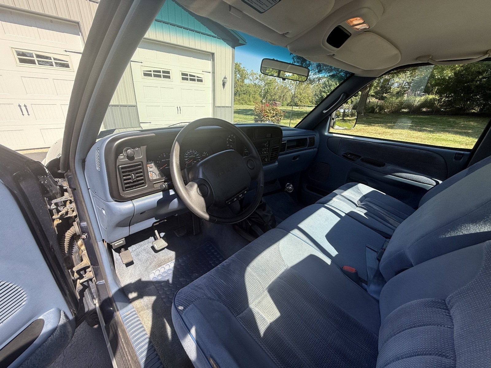 Dodge-Ram-2500-1995-Standard-Cab-Pickup-23