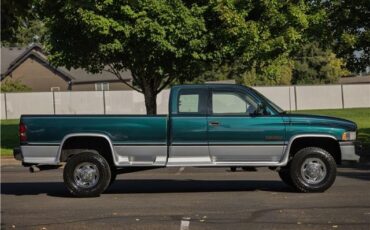 Dodge-Ram-2500-1996-Extended-Cab-Pickup-11