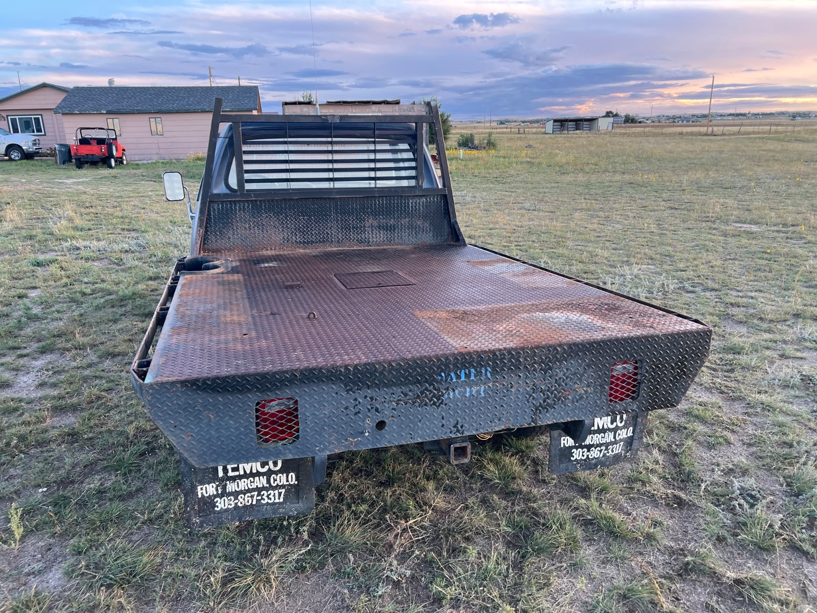 Dodge-Ram-D350-survivor-truck-1-ton-1984-truck-3