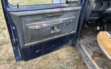 Dodge-Ram-D350-survivor-truck-1-ton-1984-truck-7