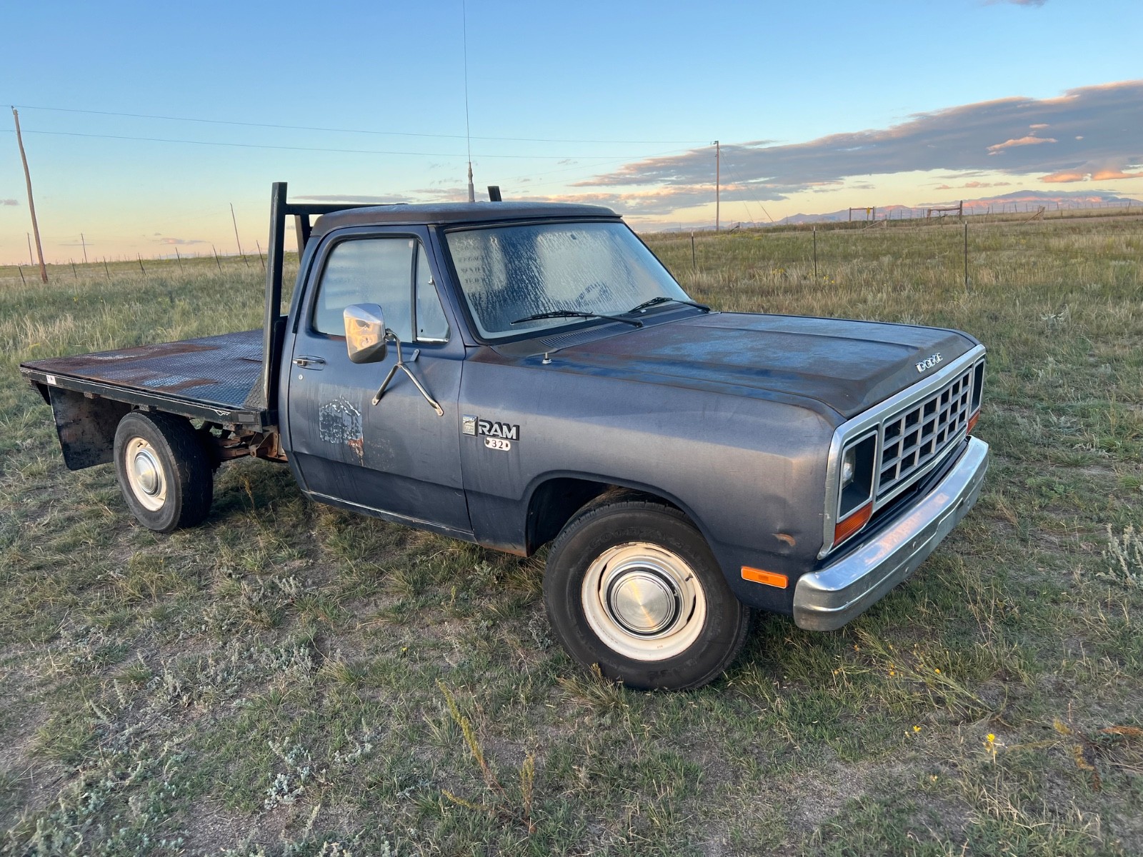 Dodge-Ram-D350-survivor-truck-1-ton-1984-truck