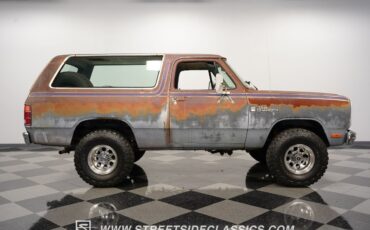 Dodge-Ramcharger-1982-SUV-14