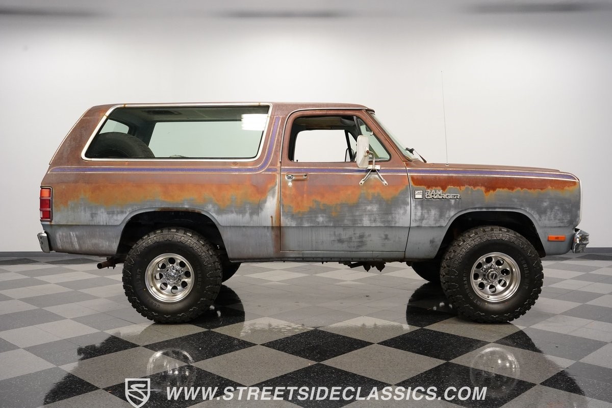Dodge-Ramcharger-1982-SUV-14