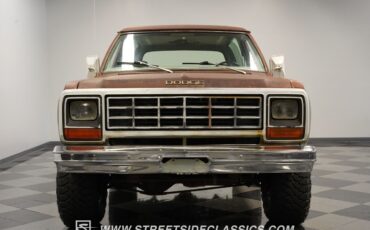 Dodge-Ramcharger-1982-SUV-17
