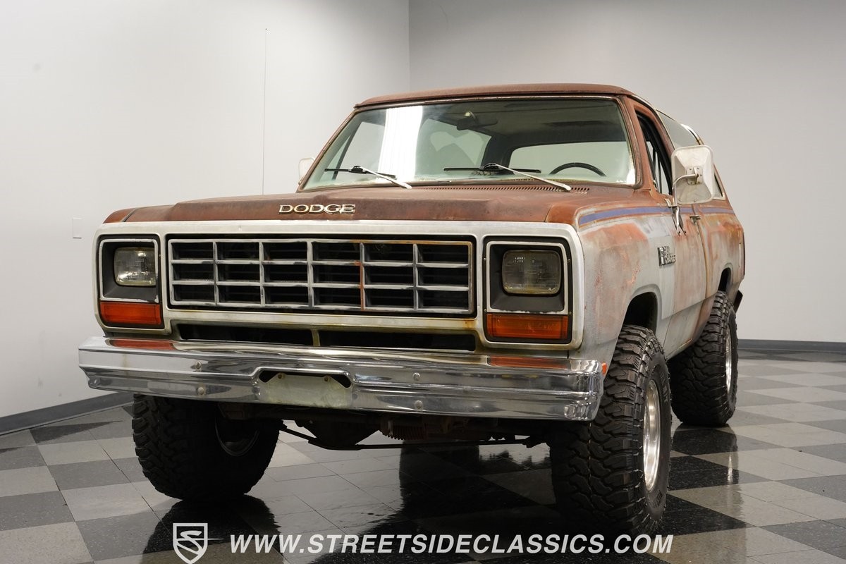 Dodge-Ramcharger-1982-SUV-18