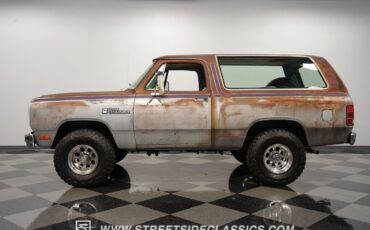Dodge-Ramcharger-1982-SUV-2