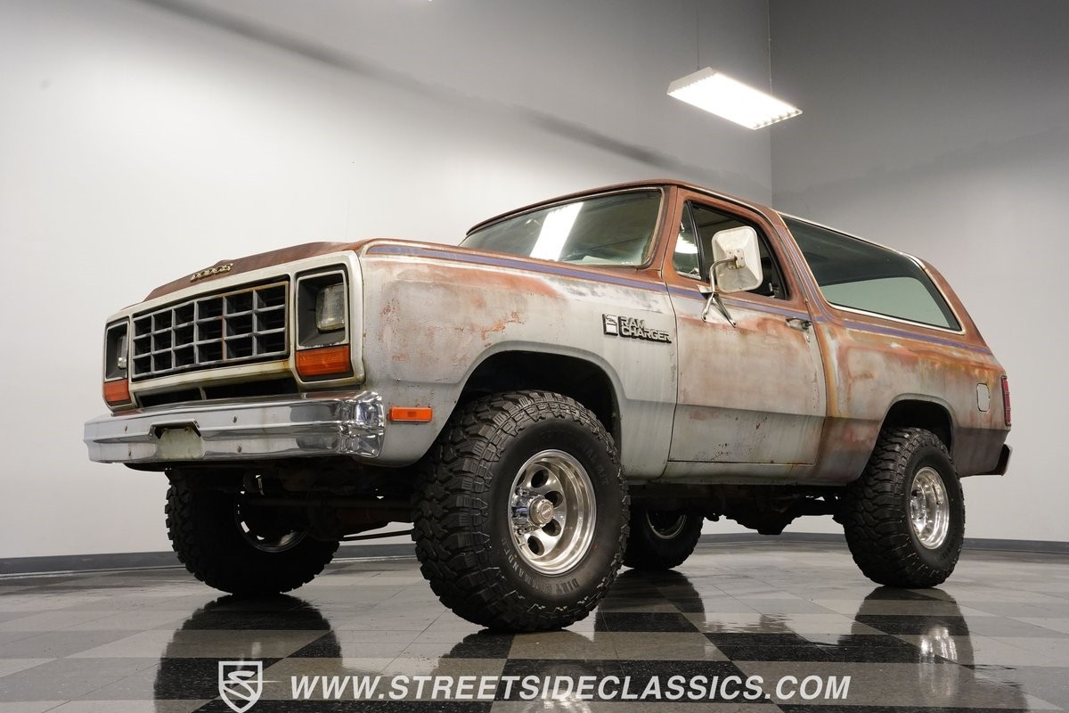 Dodge-Ramcharger-1982-SUV-21