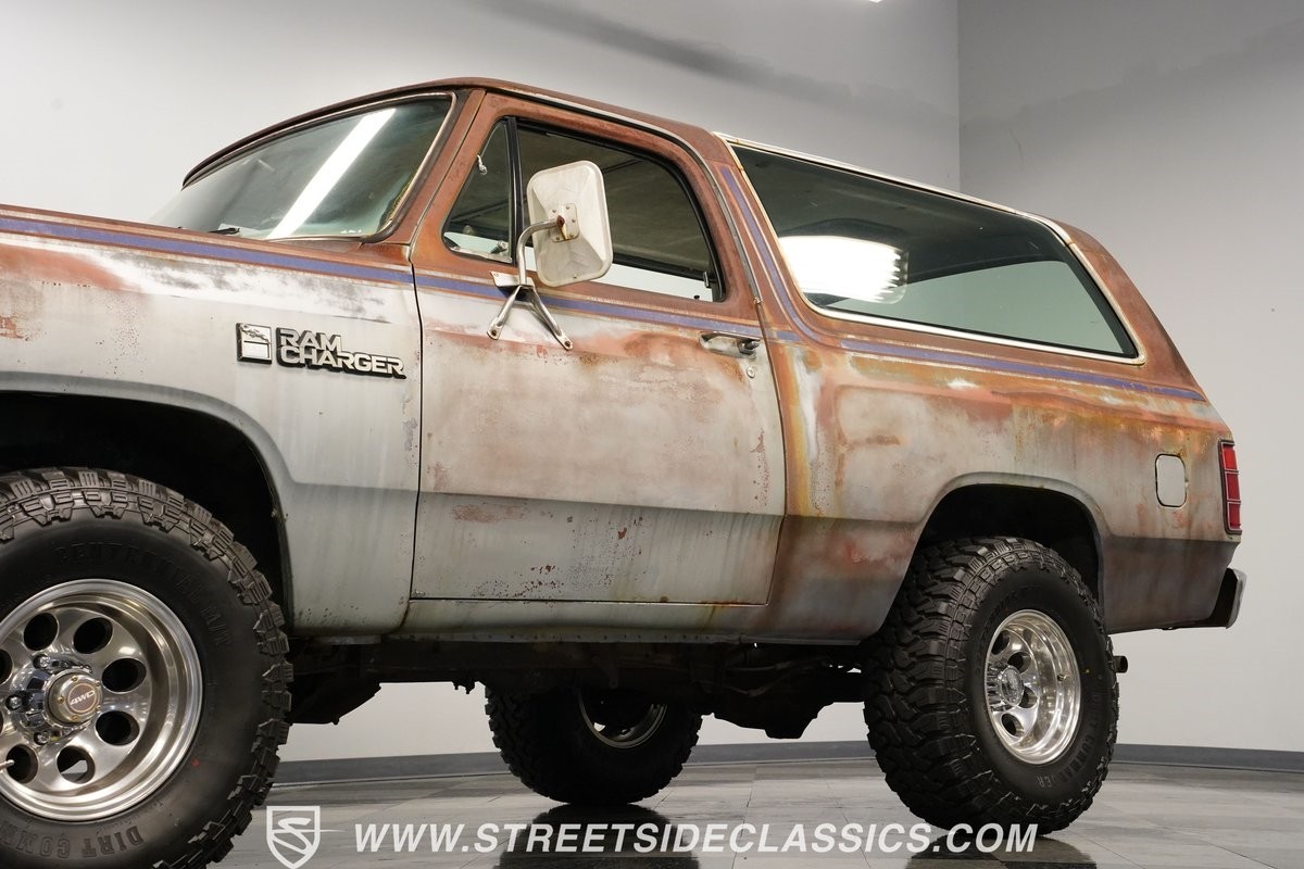 Dodge-Ramcharger-1982-SUV-22