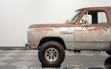 Dodge-Ramcharger-1982-SUV-23
