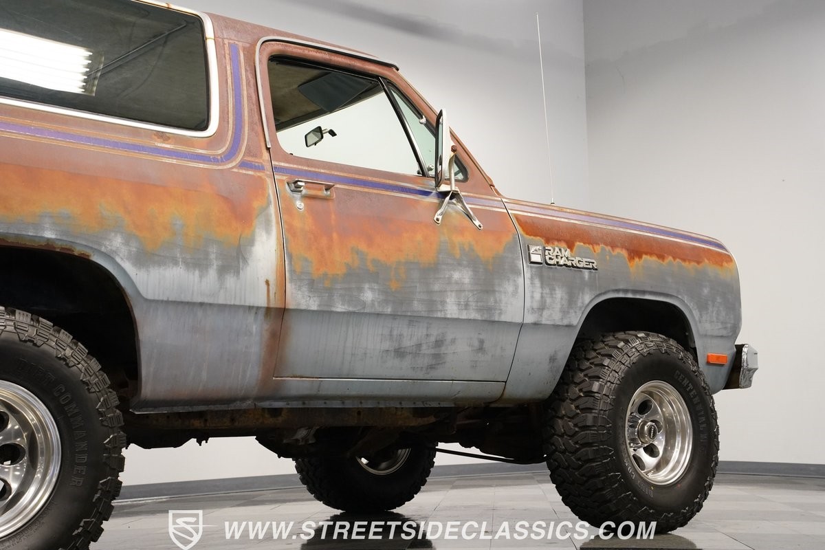 Dodge-Ramcharger-1982-SUV-28