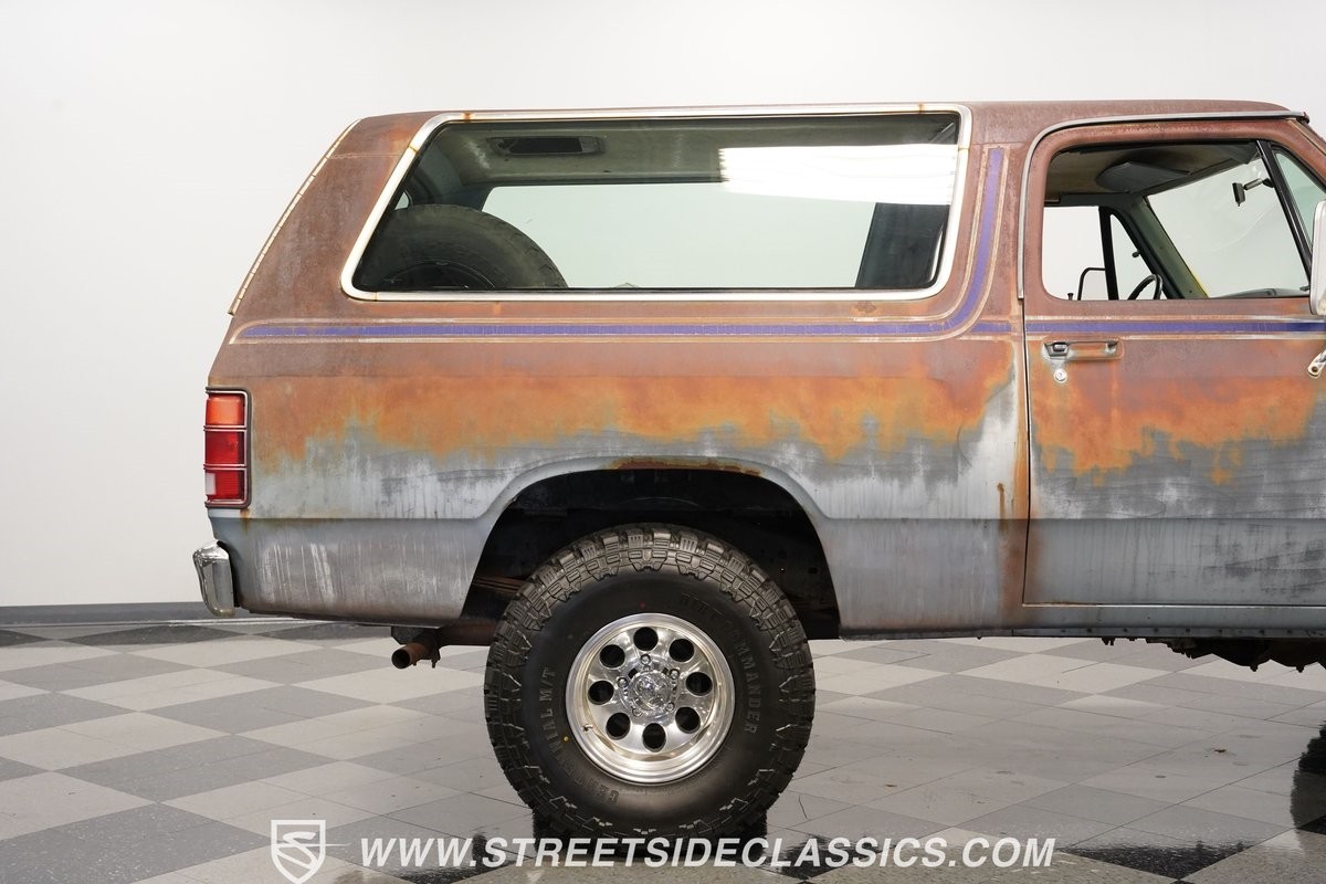Dodge-Ramcharger-1982-SUV-29