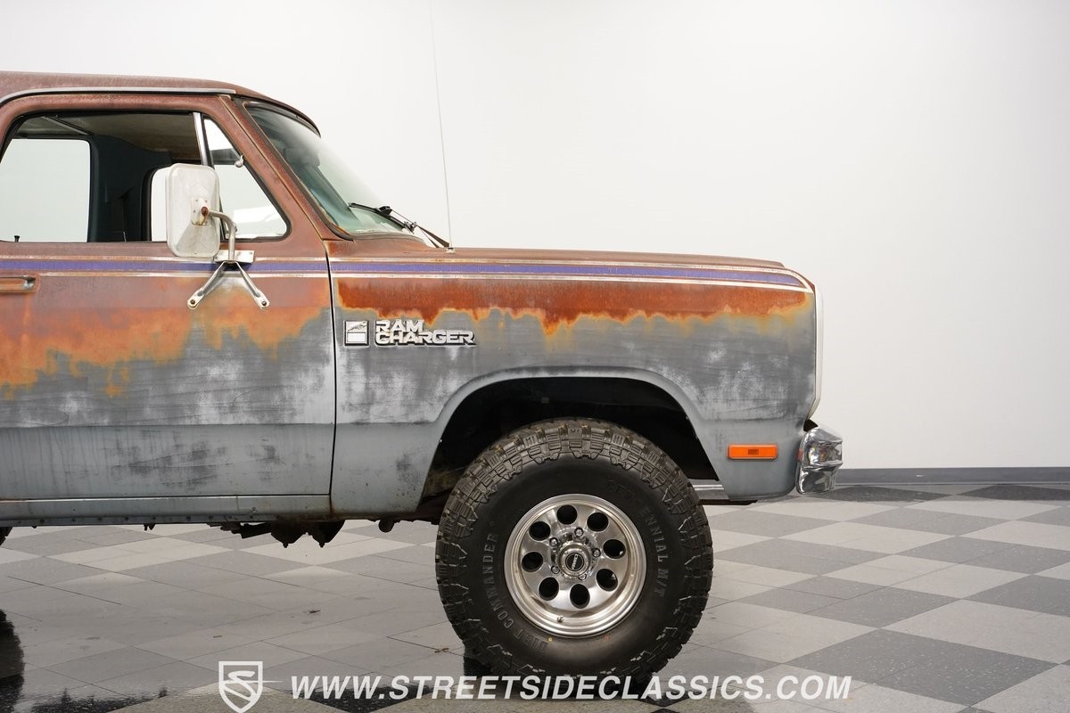 Dodge-Ramcharger-1982-SUV-30