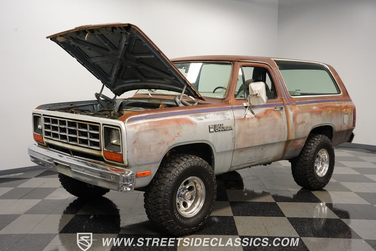 Dodge-Ramcharger-1982-SUV-31