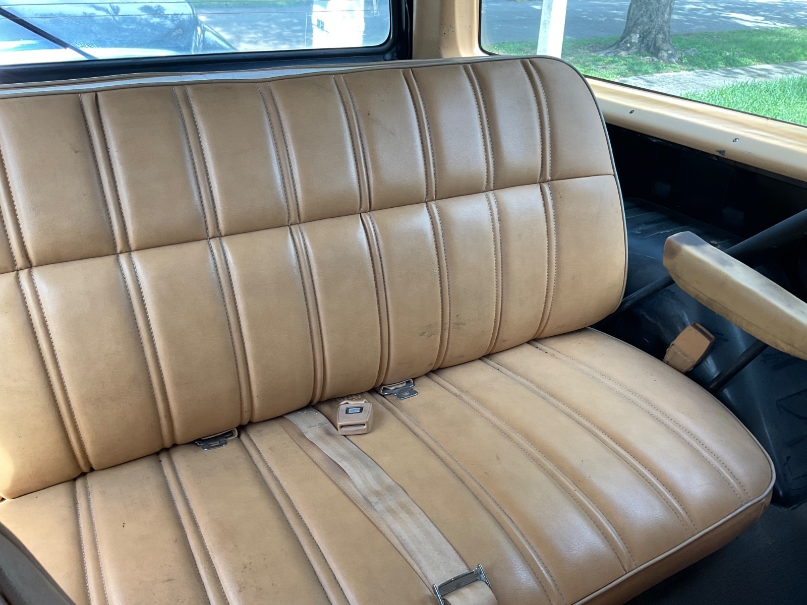 Dodge-Ramcharger-1985-Utility-16