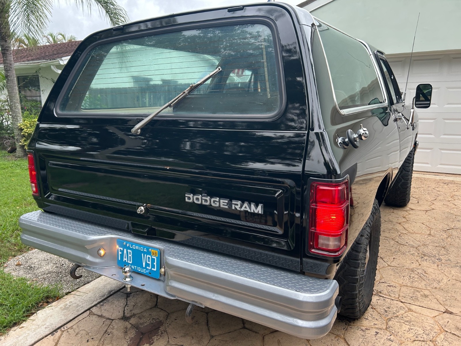 Dodge-Ramcharger-1985-Utility-2