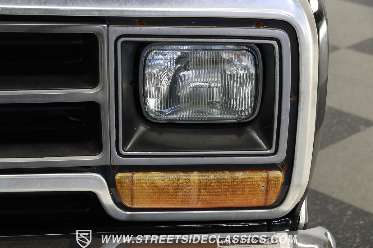 Dodge-Ramcharger-1986-SUV-19