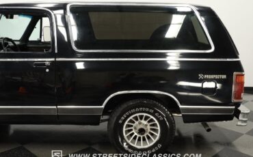 Dodge-Ramcharger-1986-SUV-23