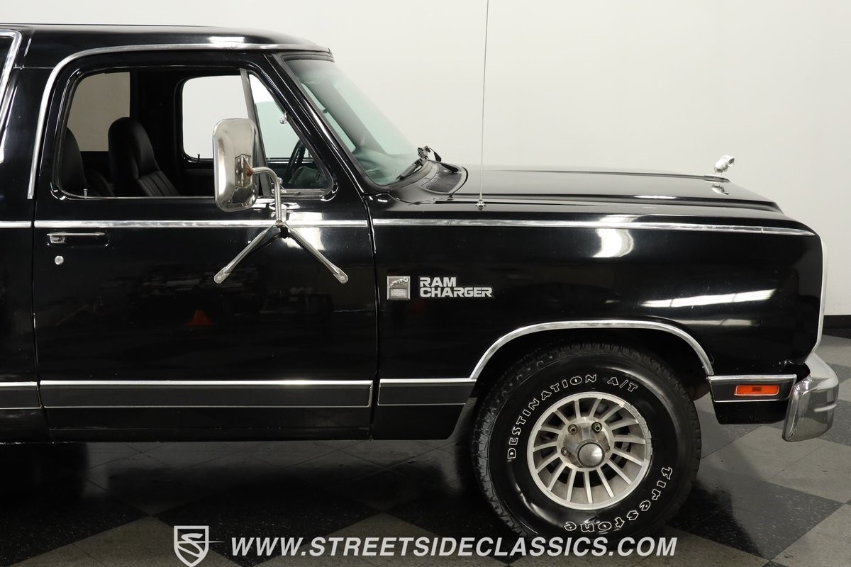 Dodge-Ramcharger-1986-SUV-28