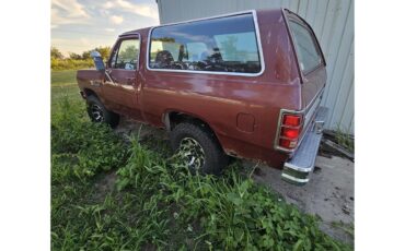 Dodge-Ramcharger-1987-Red-Red-4