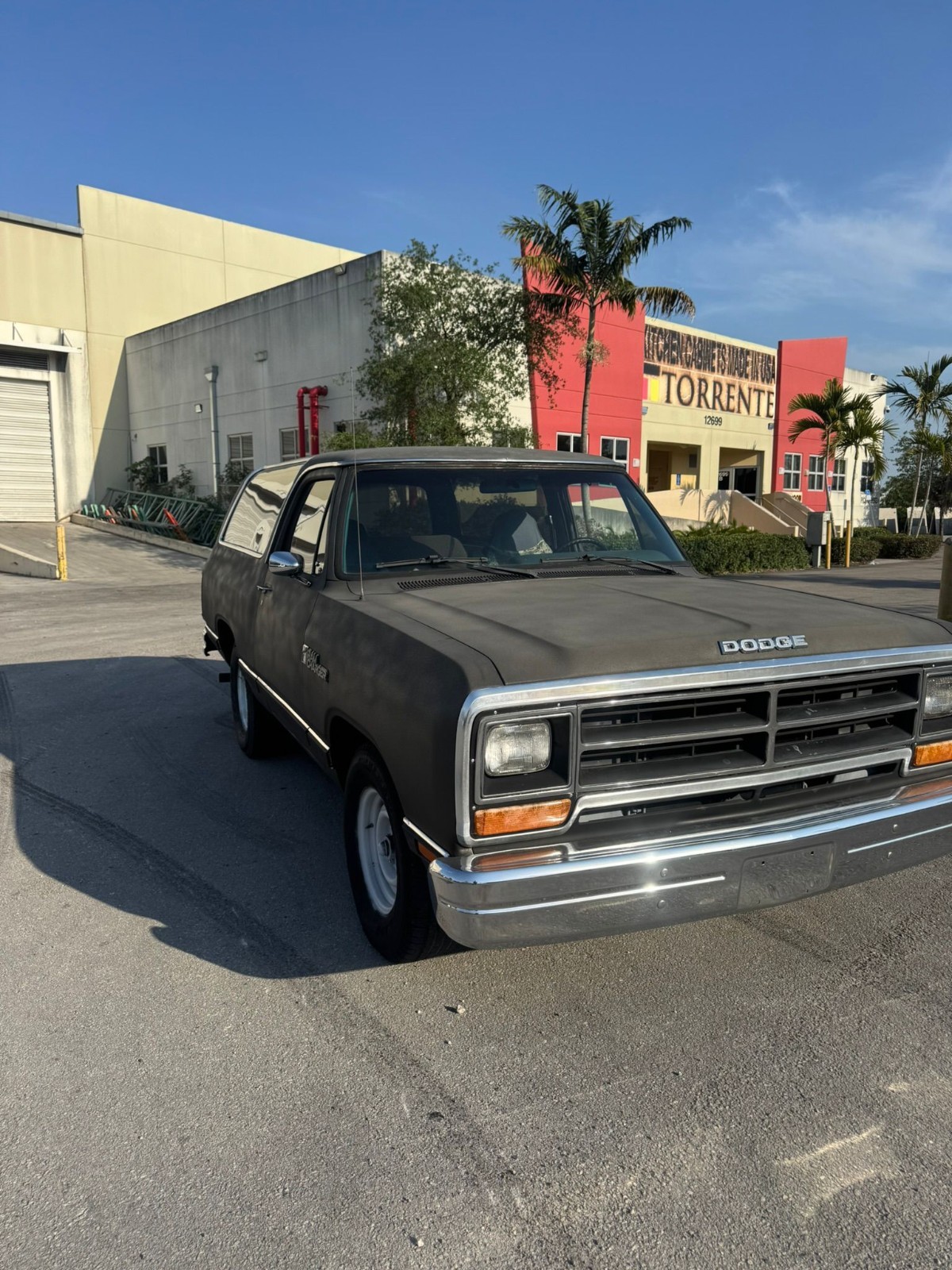 Dodge-Ramcharger-1988-SUV
