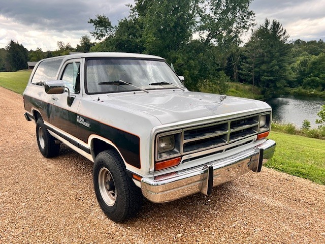 Dodge-Ramcharger-1989-SUV-1