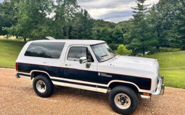 Dodge-Ramcharger-1989-SUV