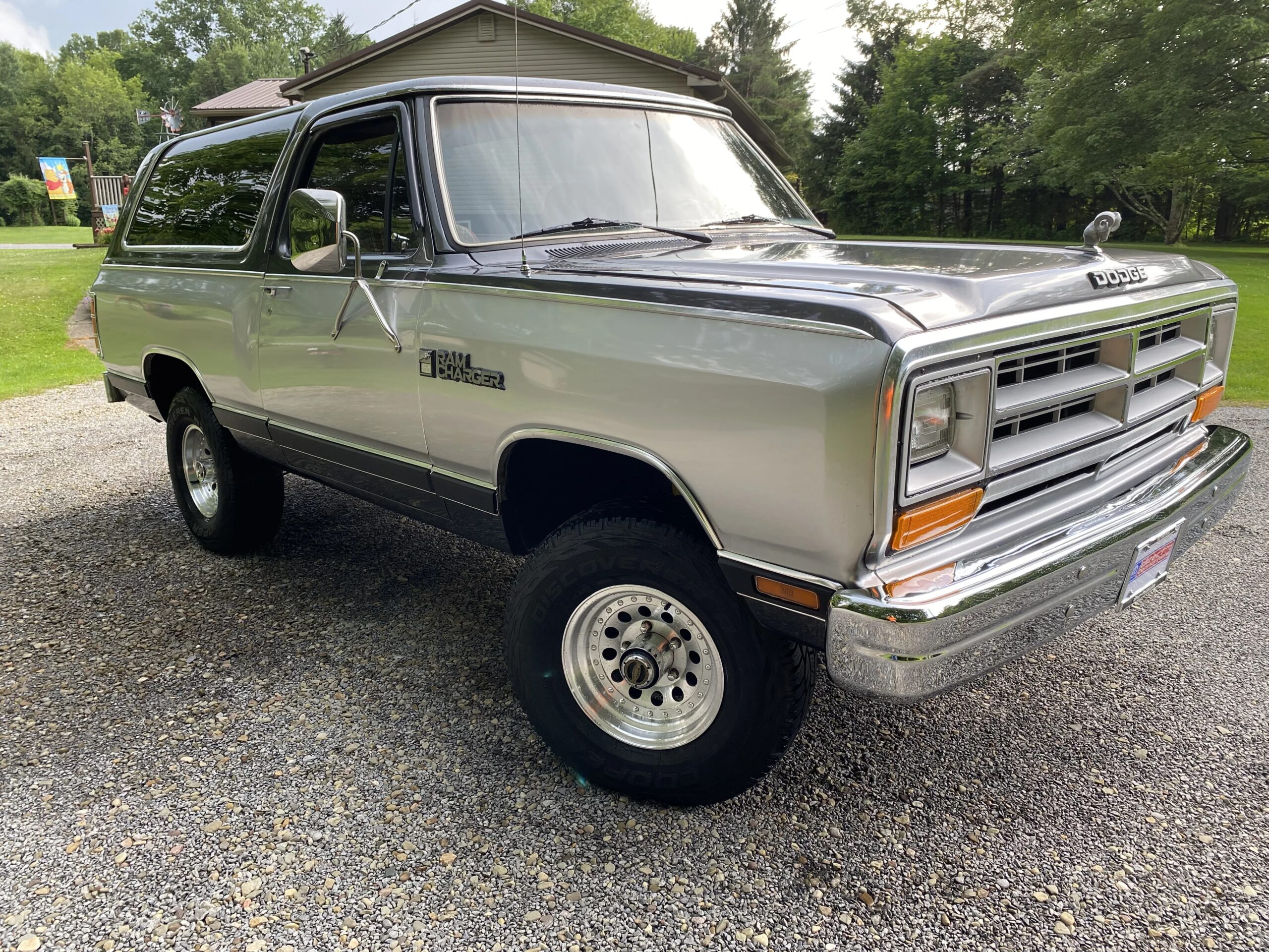 Dodge-Ramcharger-4wd-1987-Red-11