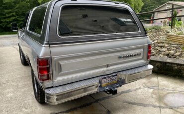 Dodge-Ramcharger-4wd-1987-Red-12